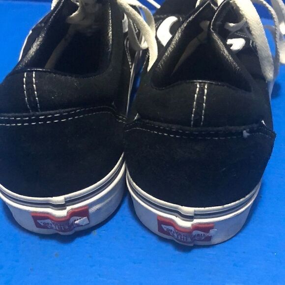 Van on the walls  - Picture 5 of 6